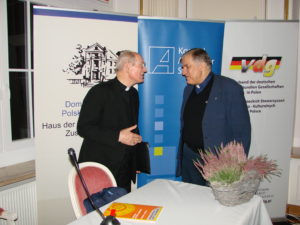 Erzbischof Alfons Nossol mit Pater Maciej Zięba 