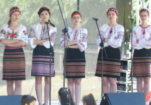 Jugendliche beim „Tag der Minderheiten 2015 in Allenstein“. Auch dieses Jahr werden sie auftreten. Foto: Anna Kazańska.