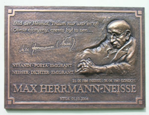 Am Geburtshaus des Dichters in Neisse wurde 2004 eine Gedenktafel angebracht Foto: Bonio, Wikipedia