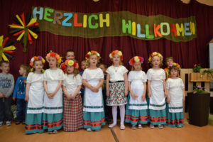 Die Kleinen präsentierten ihre Deutschkenntnisse vor dem Publikum und der Jury Foto: Anna Durecka
