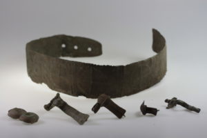 Tak wygląda jedna ze znalezionych zapinek z czasów średniowiecza. Foto: Muzeum Szczecin 