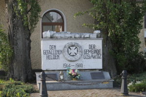 Niemiecki pomnik w Gosławicach.