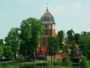 Blick vom anderen Ufer auf Kirche und Kirchhof, privat