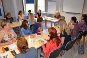 Annette Weber leitet einen Workshop zum Thema „Leseförderung” Foto: DBG