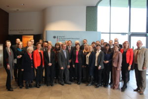 Vertreter der Deutschen Minderheit in Polen trafen sich am 15. November 2016 in der deutschen Botschaft in Warschau mit verschiedenen Mittlerorganisationen zum Jahresplanungsgespräch
