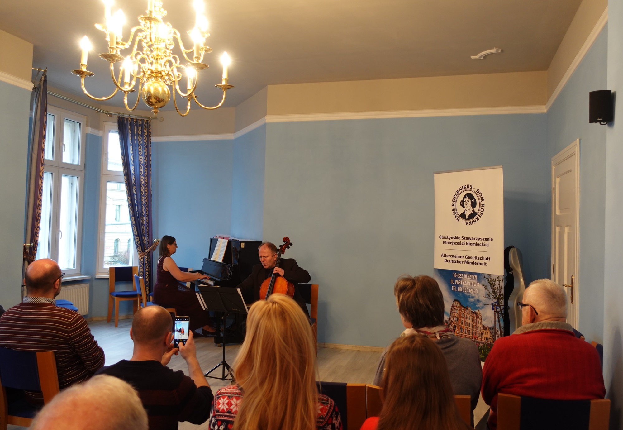 Klassische Musik im Blauen Saal der AGDM in AllensteinFoto: Uwe Hahnkamp