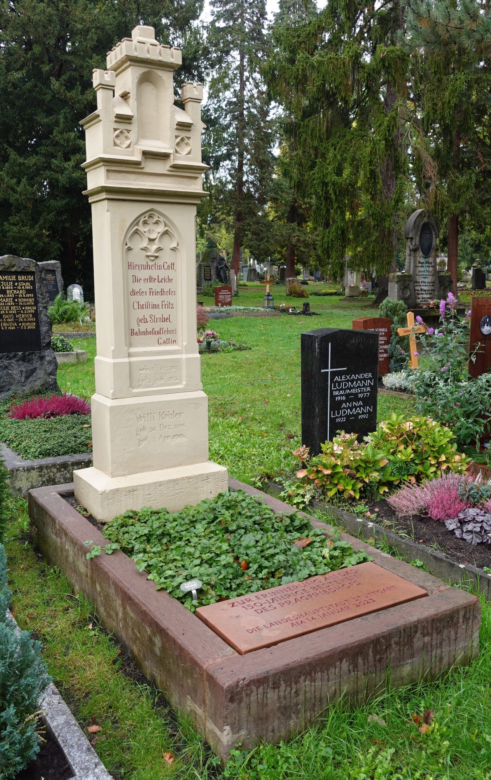 Das hergerichtete Grab von Christina Fritz, der ersten Toten auf dem Pragfriedhof 1873